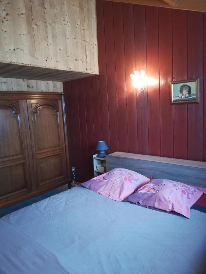 Gite La Ferme De Baffour La Chaise-Dieu Exterior foto